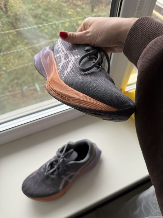 Кросівки asics novoblast 3