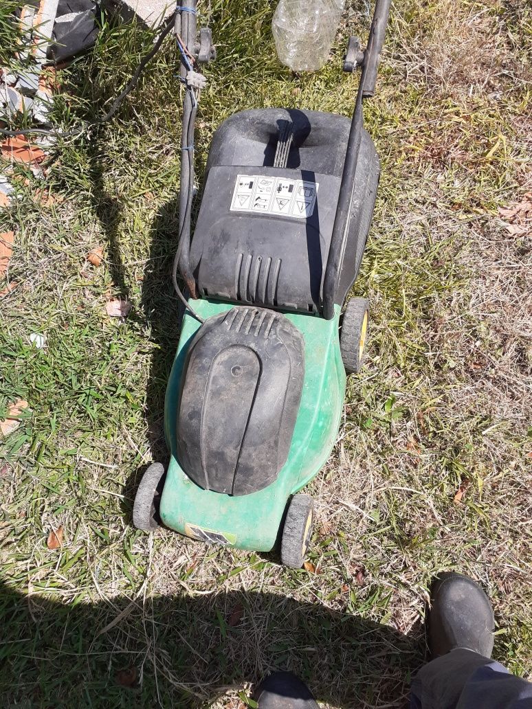 Cortar relva eléctrico