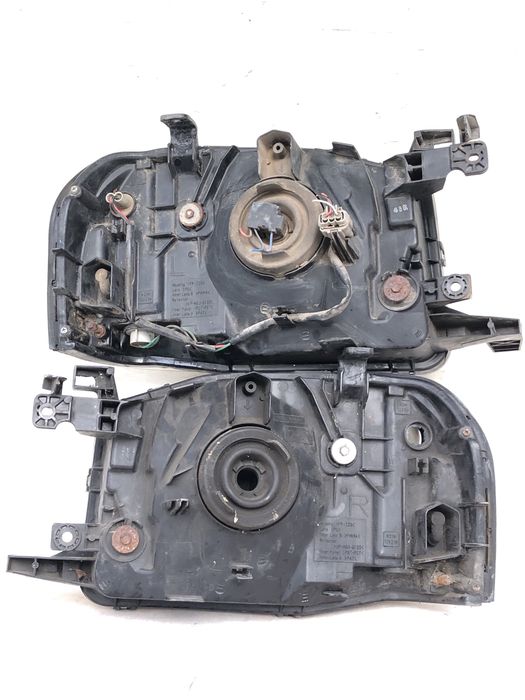 Фара ліва права Nissan Navara D22 koito