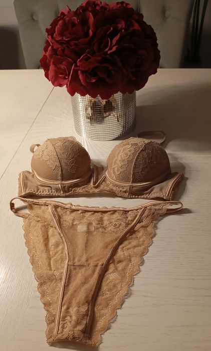 Beżowy komplet bielizny koronka Sinsay 75B+ majtki M