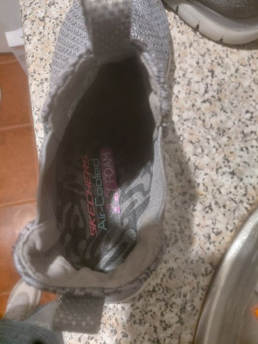 Vendo ténis skechers