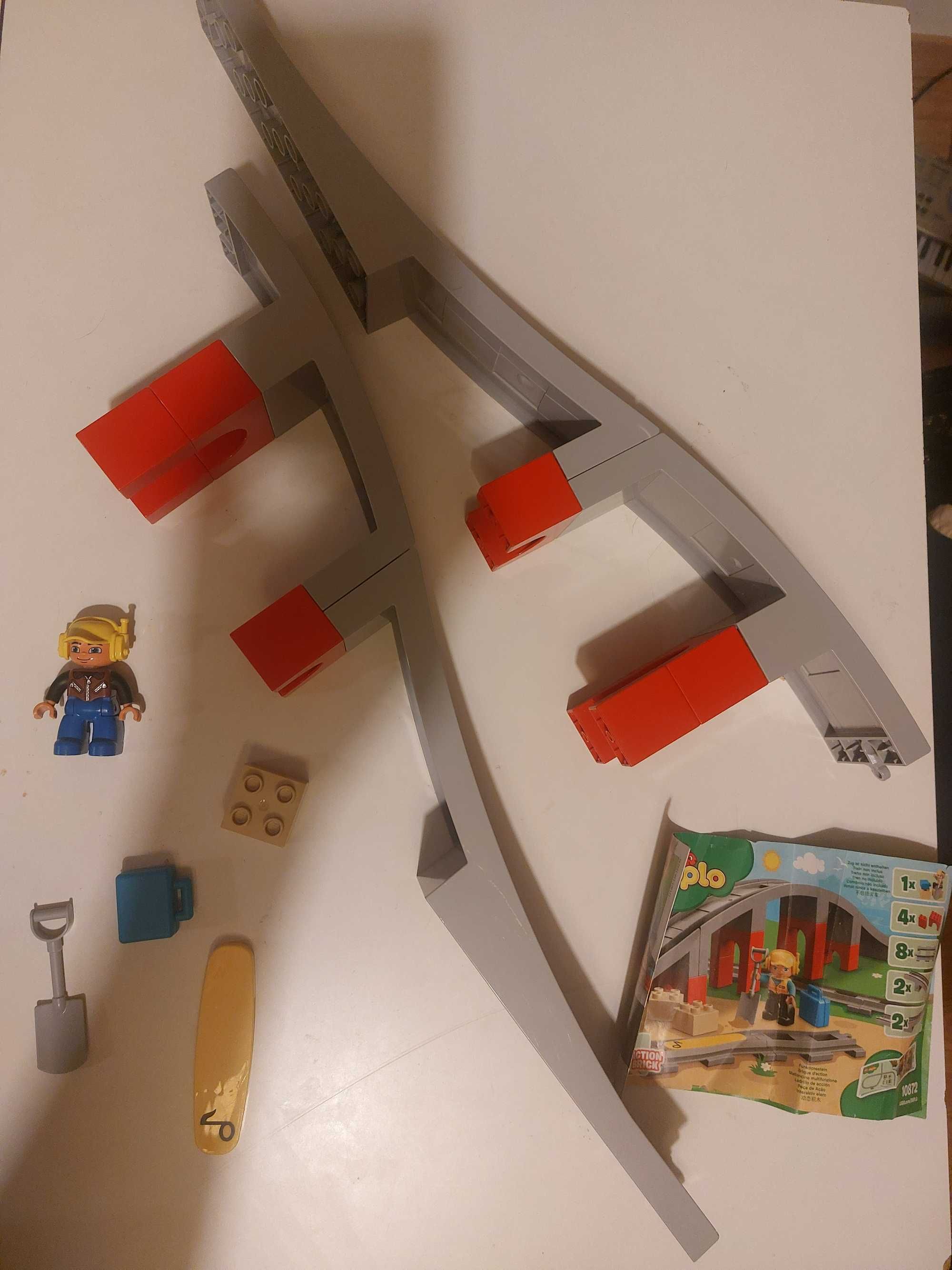 LEGO Duplo pociąg parowy 10874 i wiadukt 10872 oraz dodatkowe tory