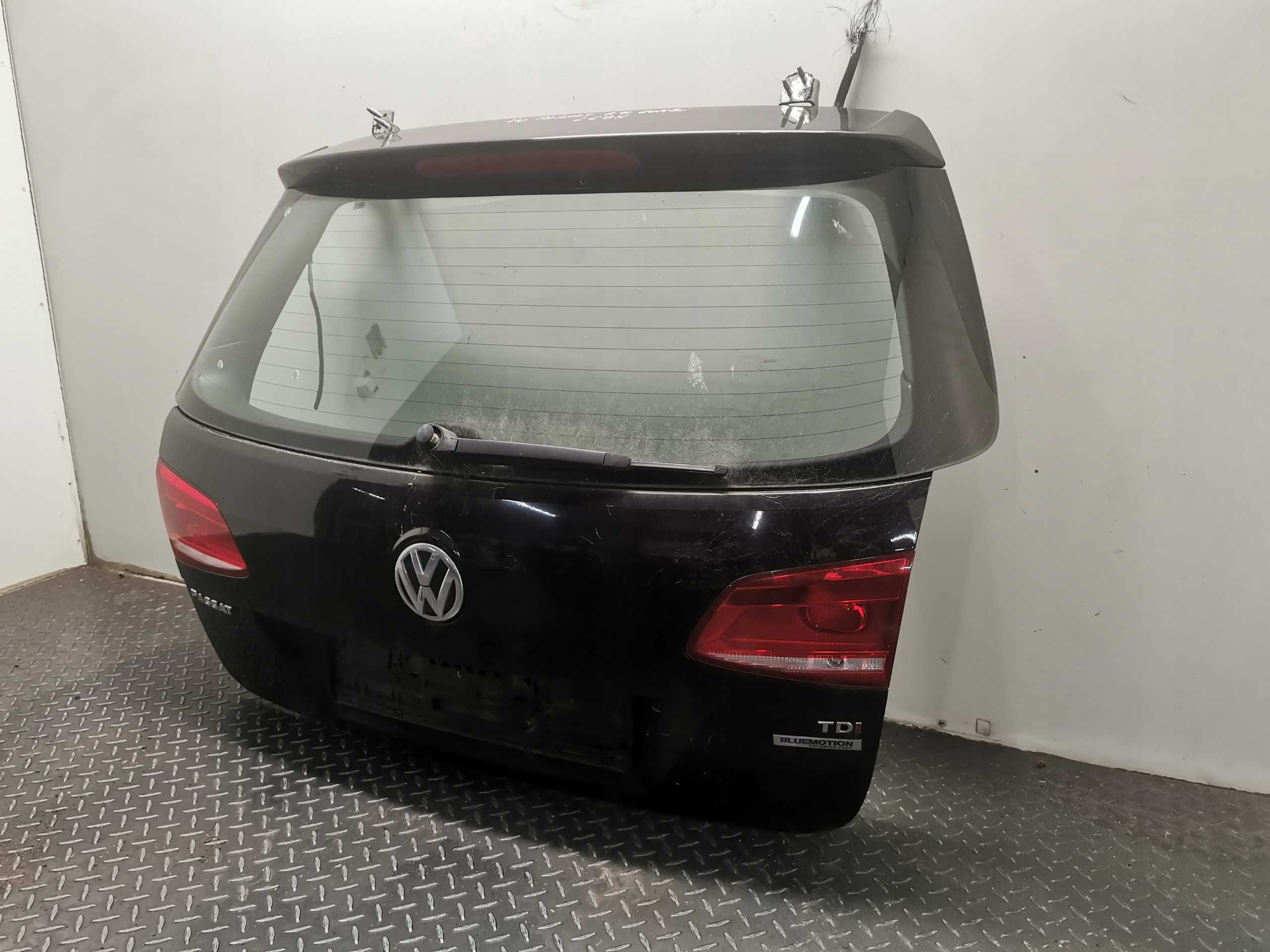 Volkswagen Passat B7 кришка багажника