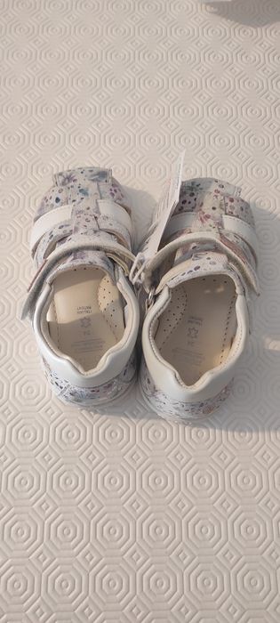 Sandálias GEOX para menina novas