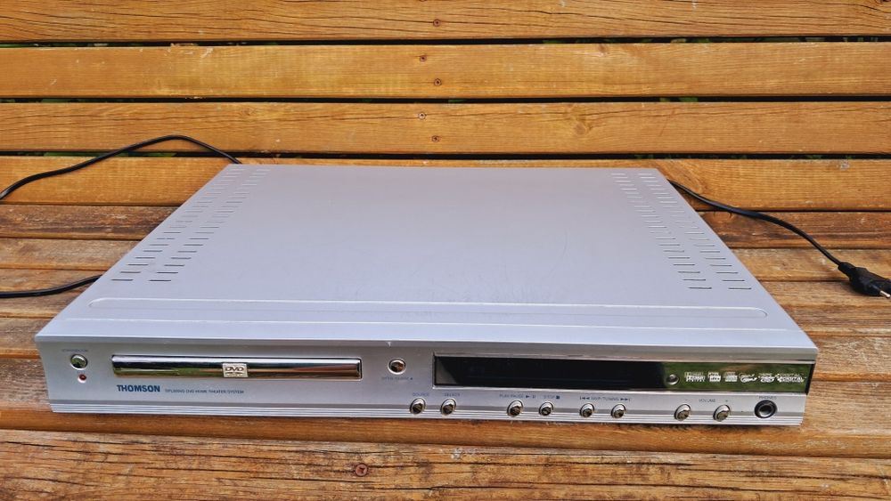 Odtwarzacz DVD Thomson DPL909VD.
