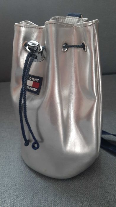 Torebka worek Tommy Hilfiger srebrna szara
