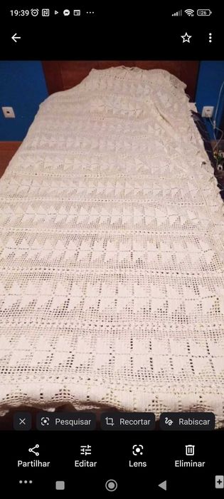Colcha de renda  toda bordada á mão.