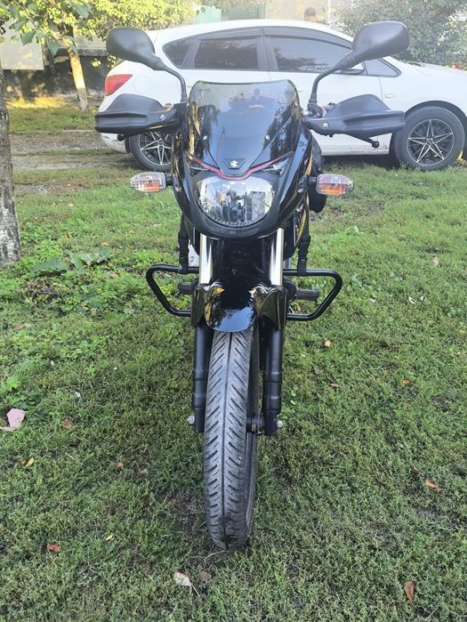 Мотоцикл bajaj pulsar 180