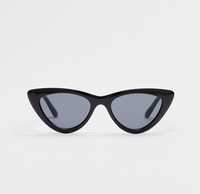 Сонцезахисні окуляри
STRADIVARIUS


є футлярчик до окулярів 



нове