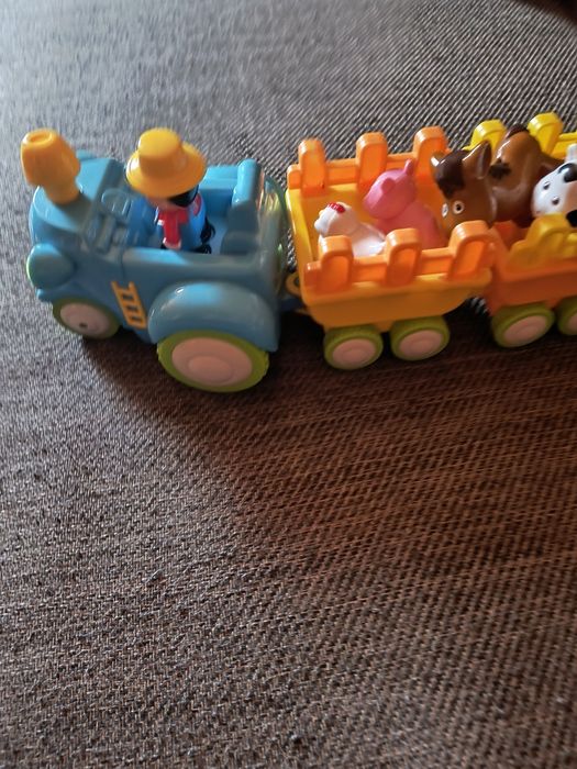 Sprzedam traktorek ze zwierzątkami