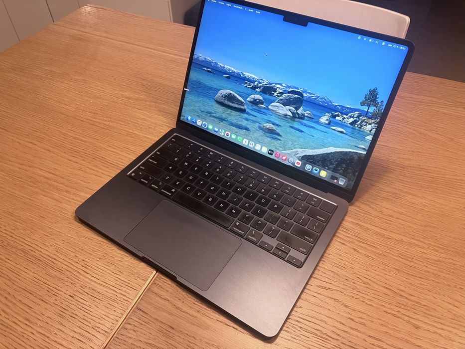 Macbook Air M2 2022