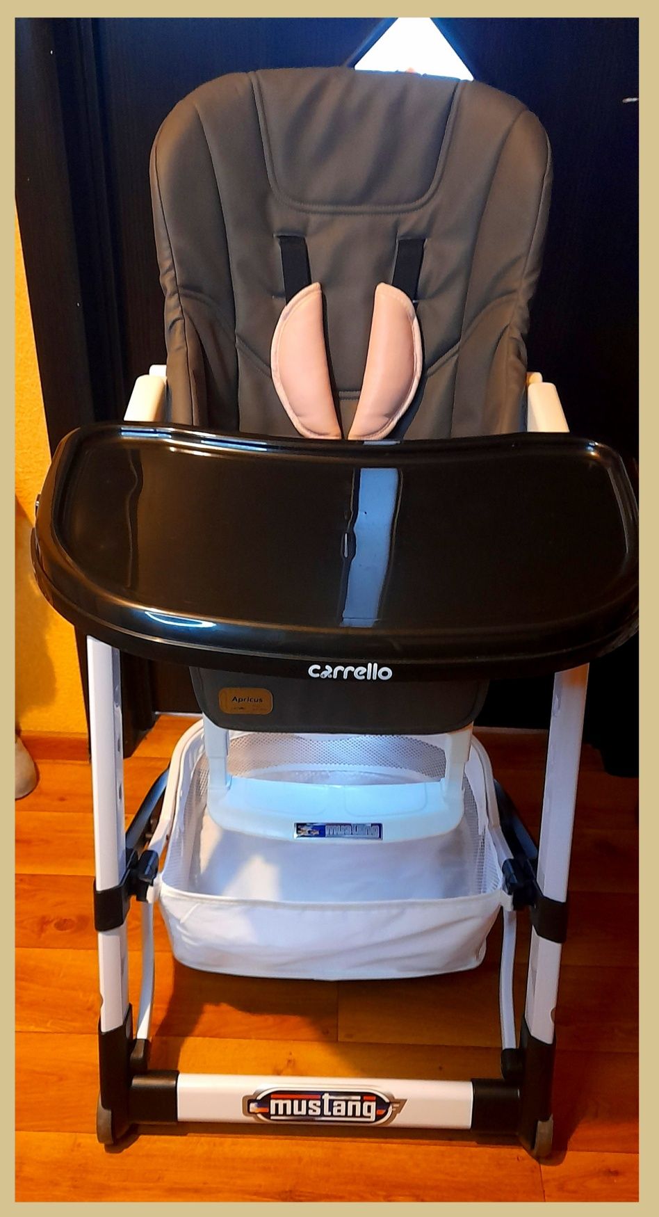 Стульчик для кормления Carrello и столик
