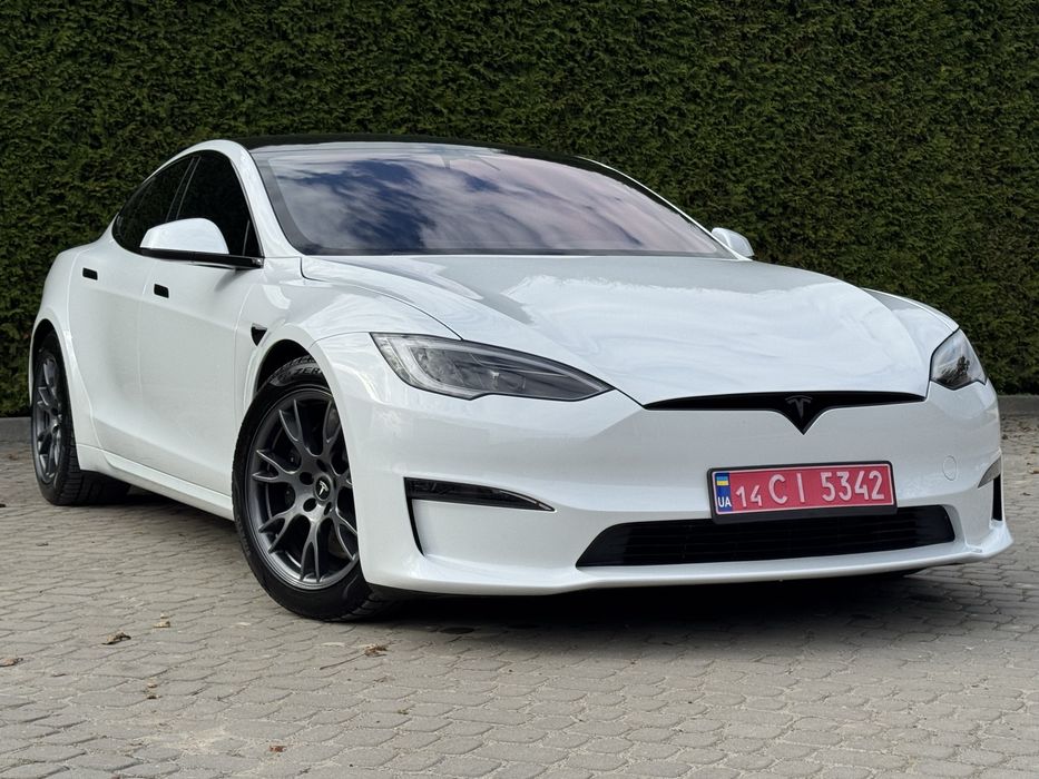 Tesla Model S Long Range
