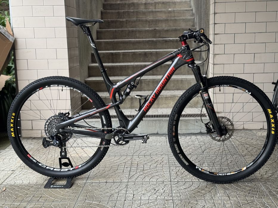 Bicicleta Btt Rocky Mountain Element top gama