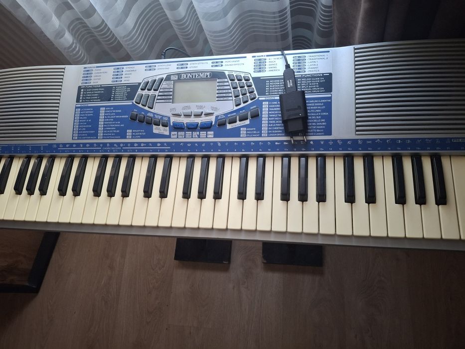 Синтезатор Bontempi