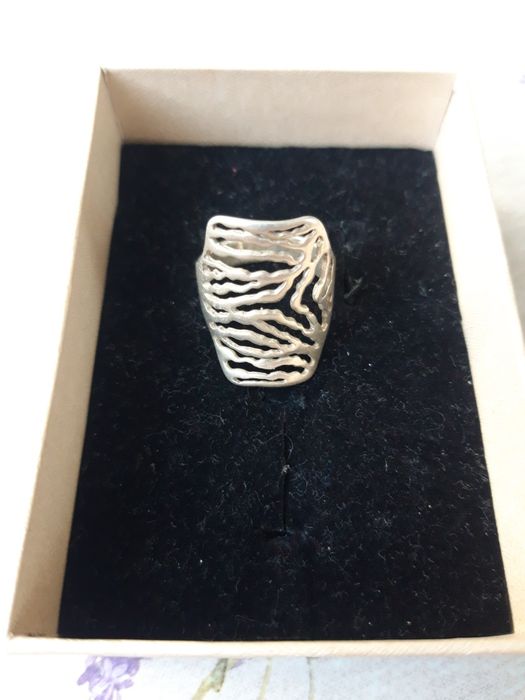 Продам срібне колечко