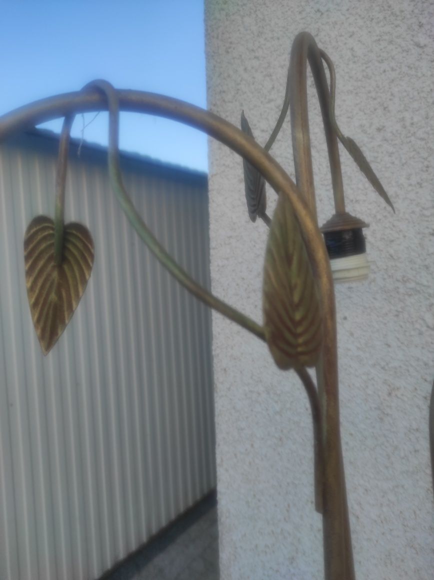 Lampa stojąca, liście, metaloplastyka