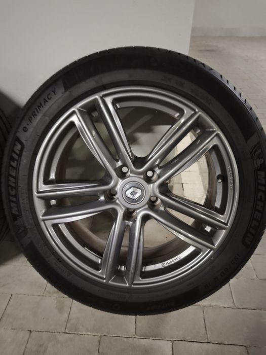 Продам диски с шинами Renault R18 5×114.3×7J ET35