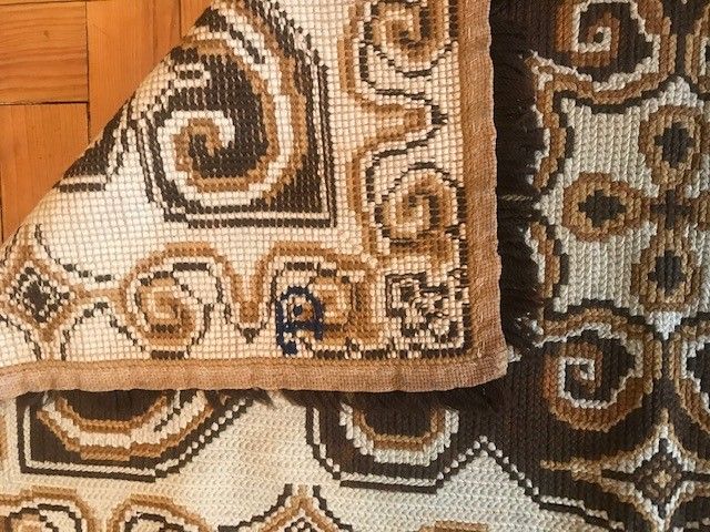 DOIS TAPETES de ARRAIOLOS - Excelente estado de conservação