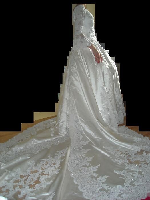 Piękna suknia ślubna firmy Demetrios rozm.38