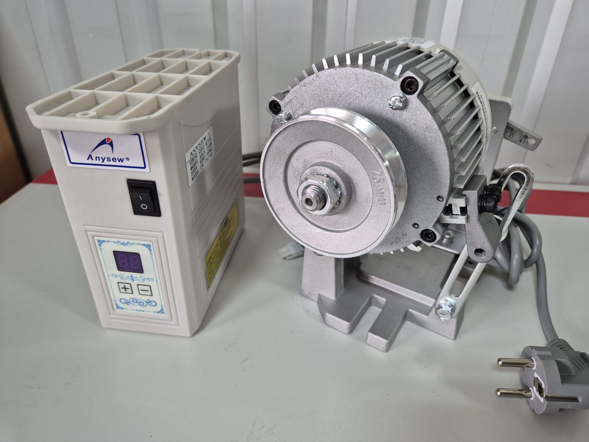 Серводвигун  550W,220V,Новий