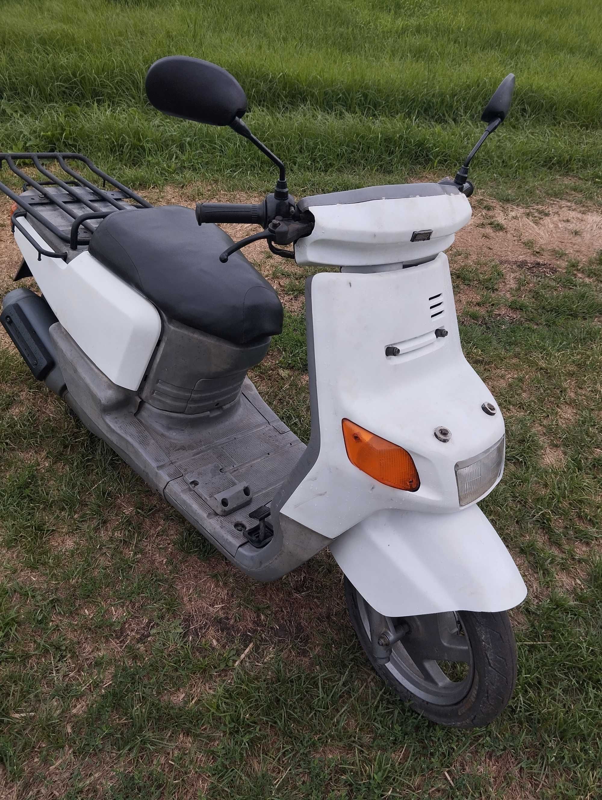 Продам скутер Yamaha gear 2t