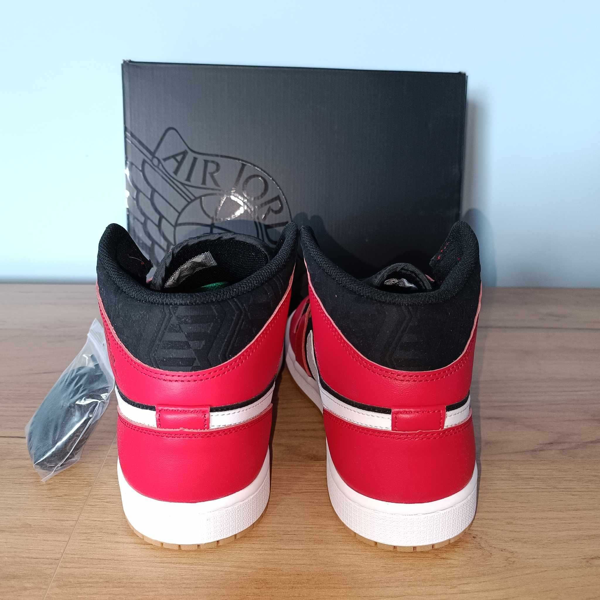 Air Jordan 1 Mid SE r. 45 (29 cm) "Christmas" Black/Fire Red-White-Mal