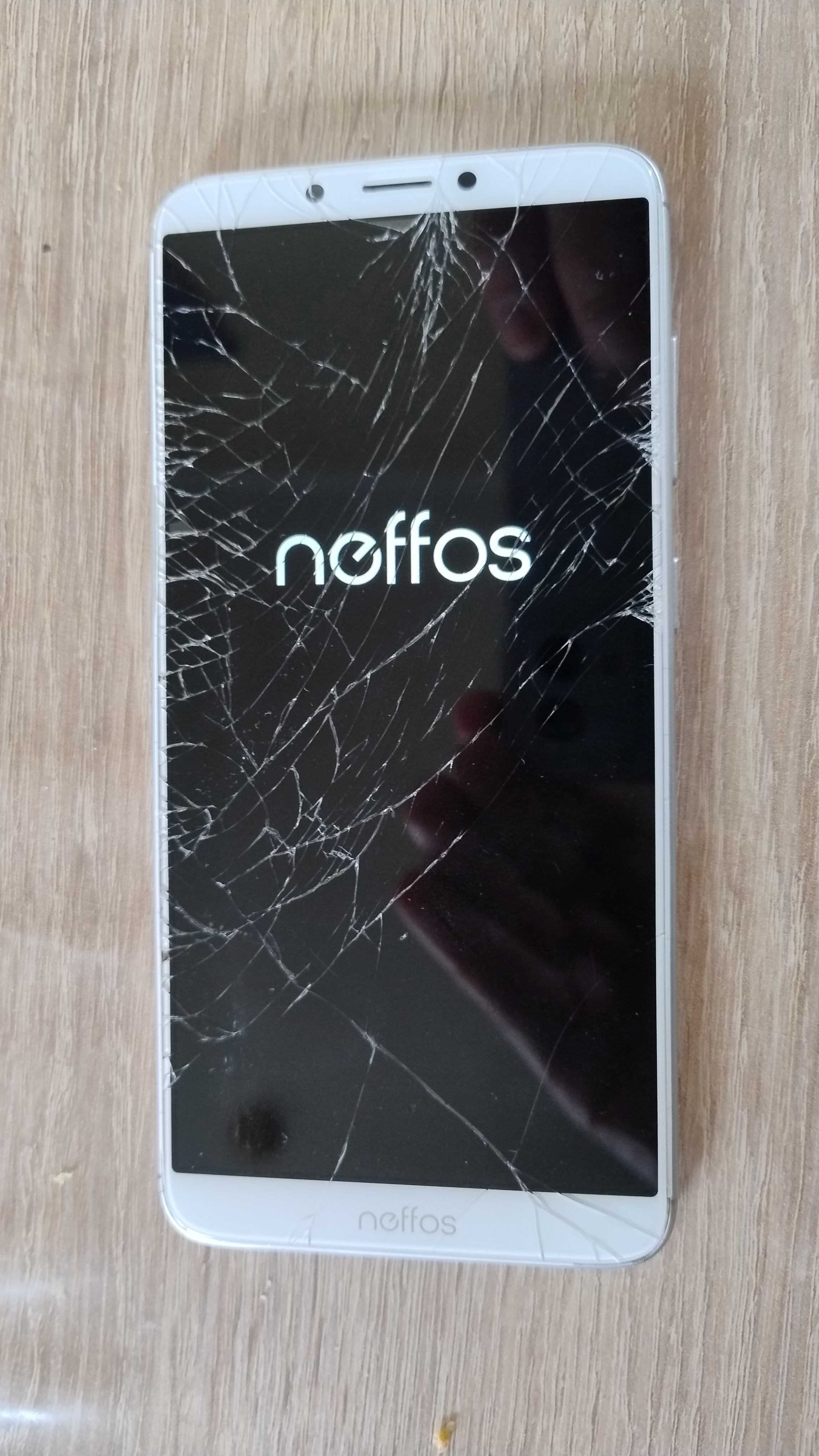 Telefon TP-LINK Neffos X9, trzaśnięty ekran, ale jest moc!