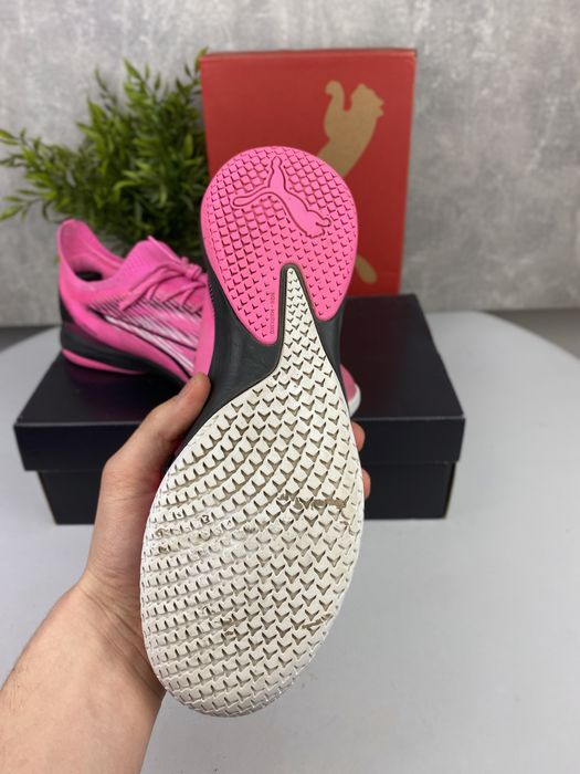 Buty piłkarskie halowe Puma Ultra Ultimate Court r. 42,5