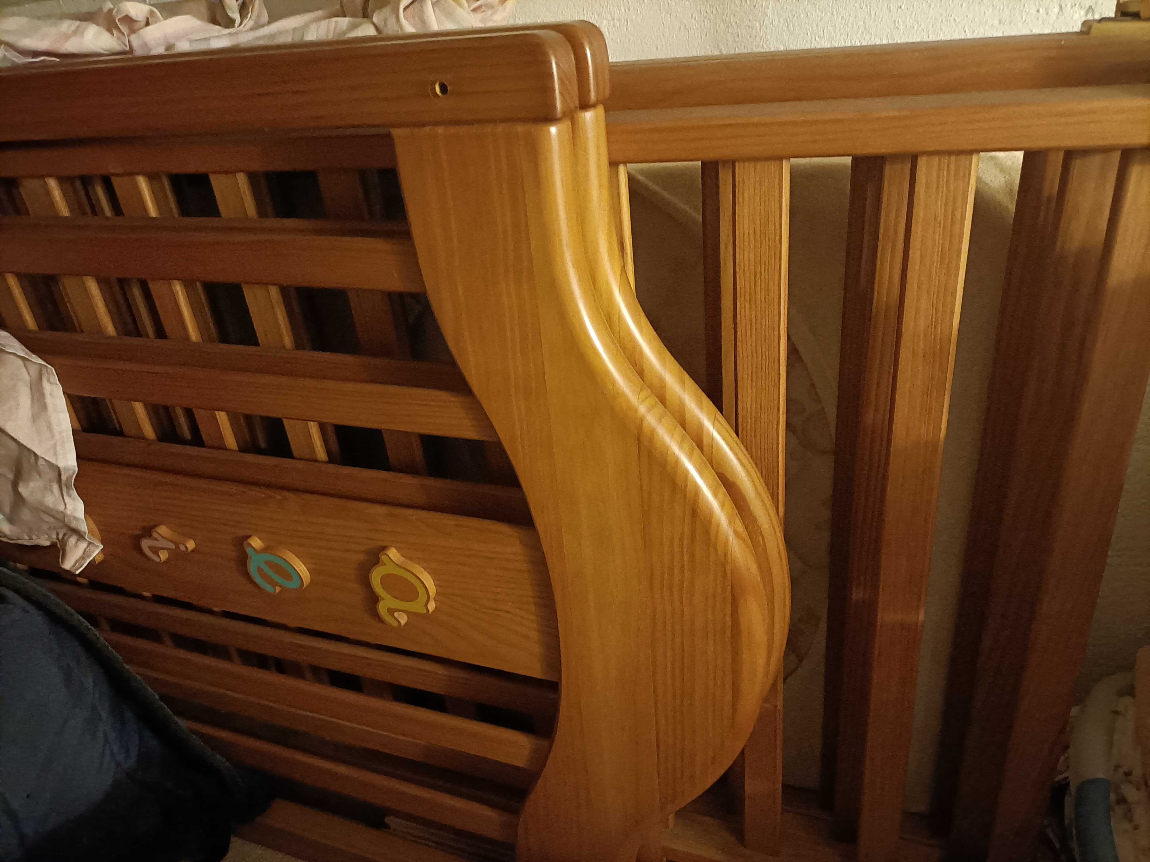 Cama e cómoda de bebe