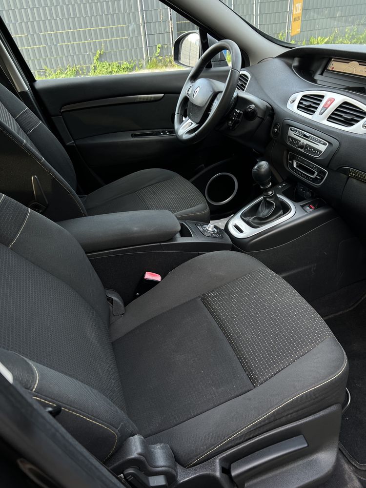 Renault Scenic 1.4 turbo benzyna .2010r,7-osób
