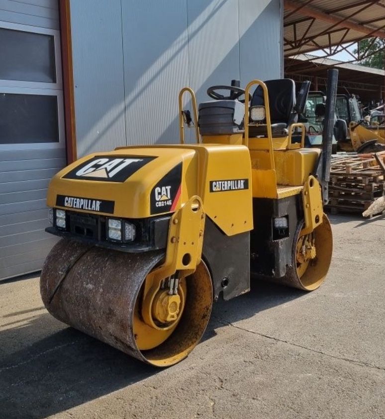 Walec wibracyjny CAT CB214E