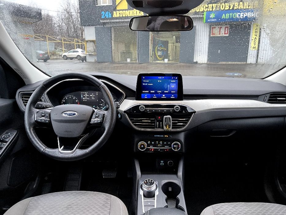 Продам Ford Escape 2021