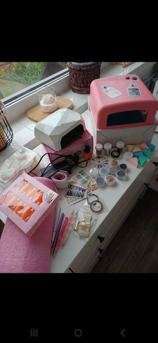Zestaw do paznokci lampa UV akcesoria
