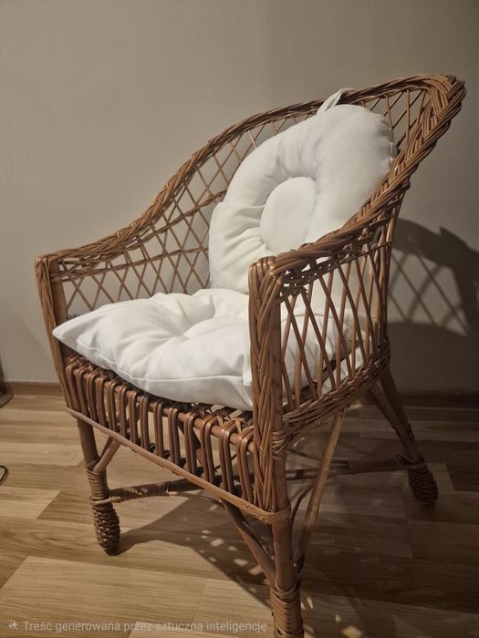 Tytuł: Stylowy fotel wiklinowy – wygodny, naturalny, w świetnym stanie