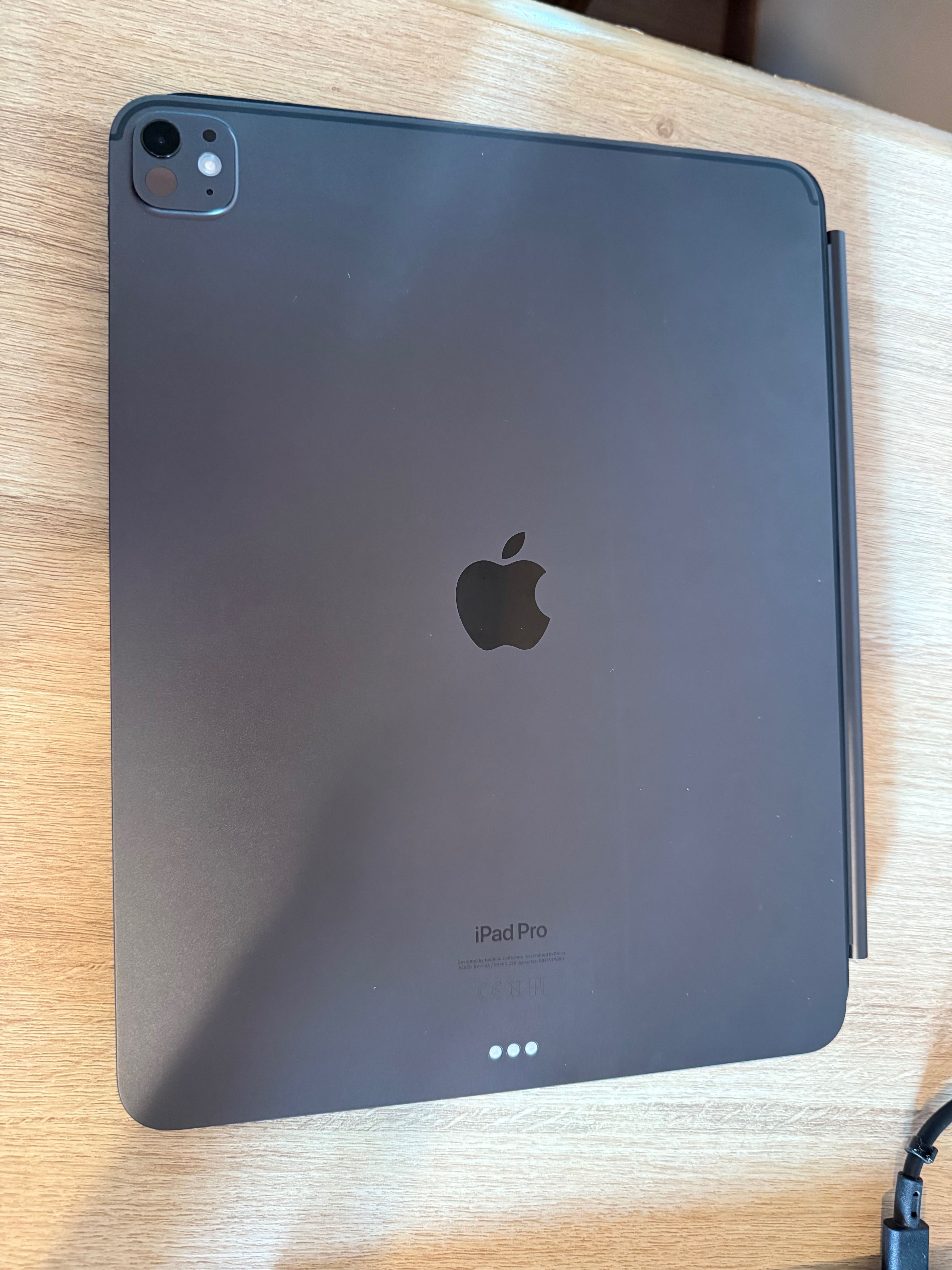 IPad Pro 13” M4 256Gb WiFi +  Magic Keyboard