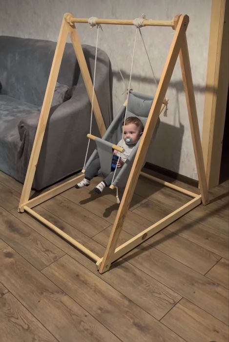 Гойдалка зі стійкою