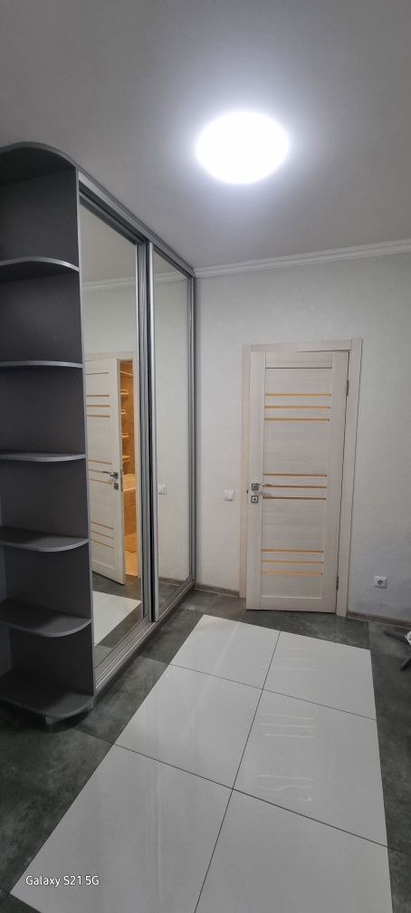 Сдам 1 кімнатну вул. Родини Крістерів 20б