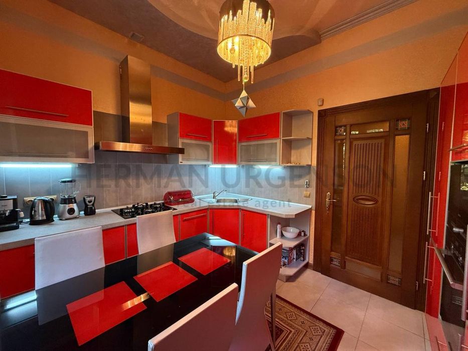 Продаж будинку 150 м.кв / 8 соток / Ужгород, Центр
