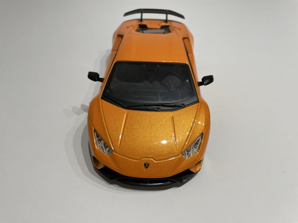 BURAGO 1:24 Lamborghini Huracan Performante PRYWATNA WYPRZEDAŻ POZNAŃ!
