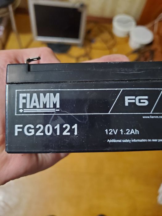 Акамуляторы 12 vat 2 шт