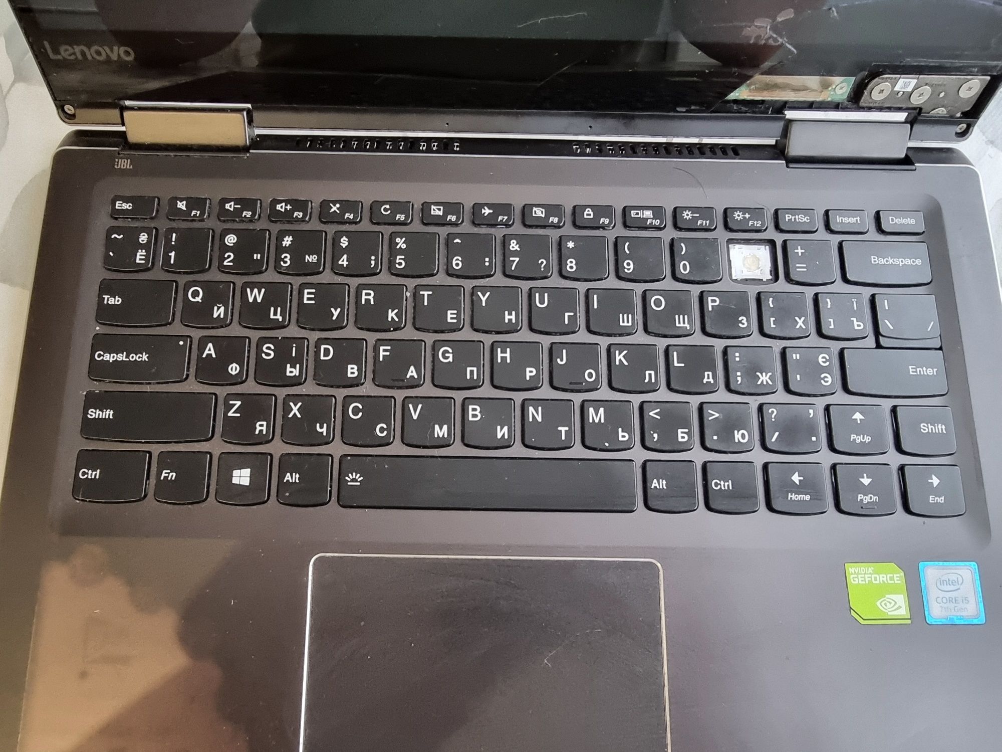 Lenovo 710-14ikb/i5-7200u/Nvidia 940mx/ram 8 gb/ssd 256 gb