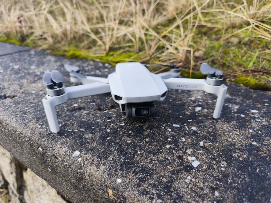 Drone Mini 1 DJI com telemóvel