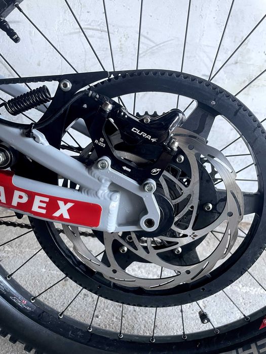 LMX Apex 64 – francuski wysokiej klasy e-bike w wersji offroad