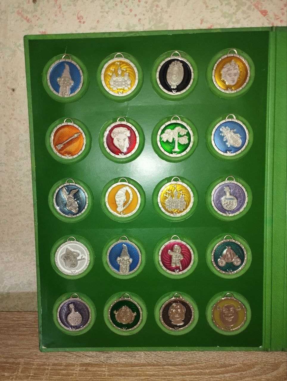 Продам колекцію 36 медальйонів Приключения Шрека (Шрек)