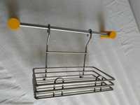 Koszyk metalowy montowany/zawieszany na rurce w kuchni lub łazience.