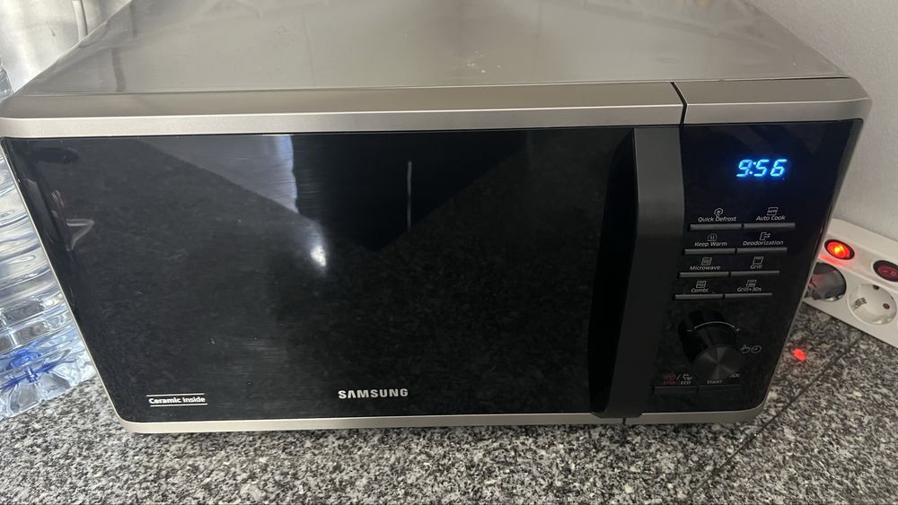 Microondas Samsung 23L com grill