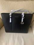 Сумка Michael Kors Jet Set Saffiano Leather