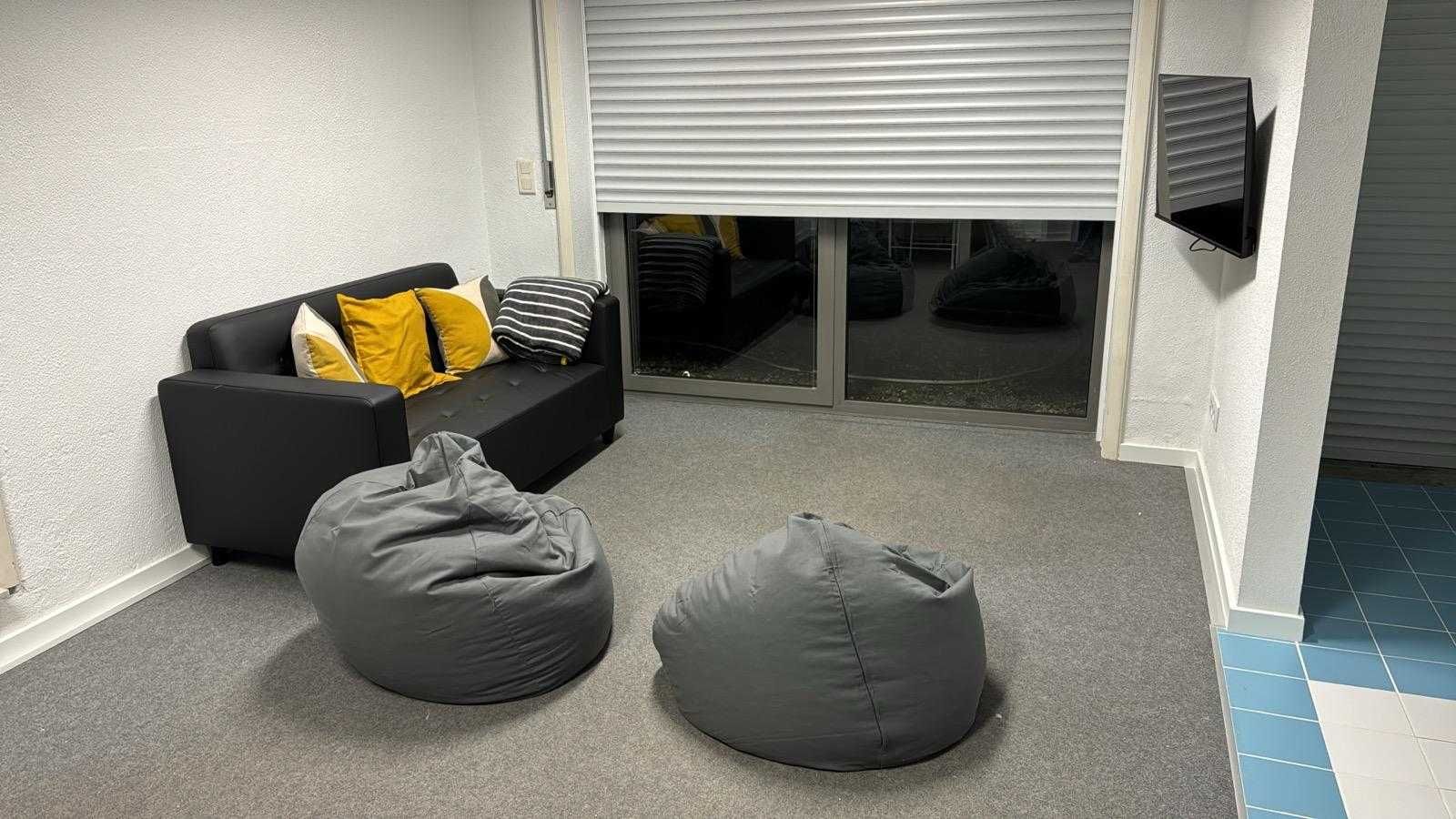 Quarto à PJ, metro Salgueiros e P. universitário - só estudantes