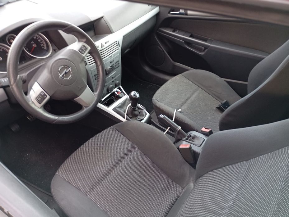 Opel Astra GTC 1.3 CDTi
